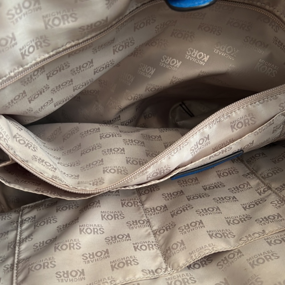 Great Condition Blue Michael Micheal Kors tote - Picture 7 of 10